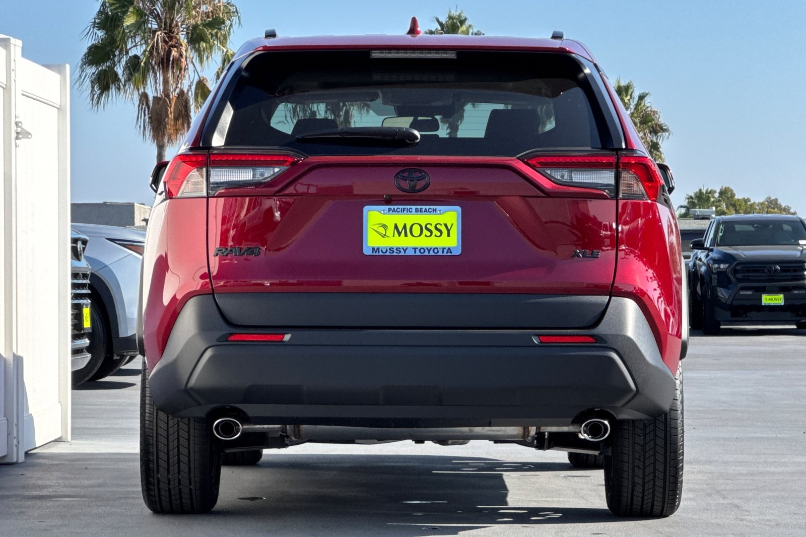 2025 Toyota RAV4 XLE Premium Image 4 of 27