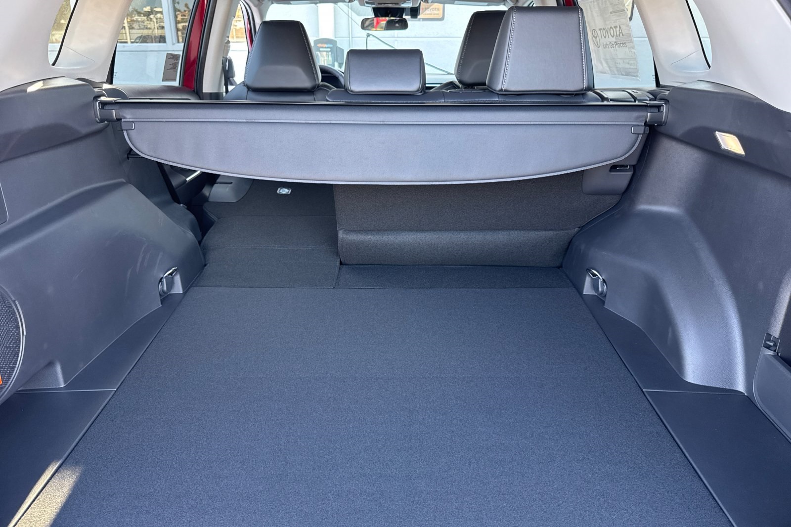 2025 Toyota RAV4 XLE Premium Image 10 of 27