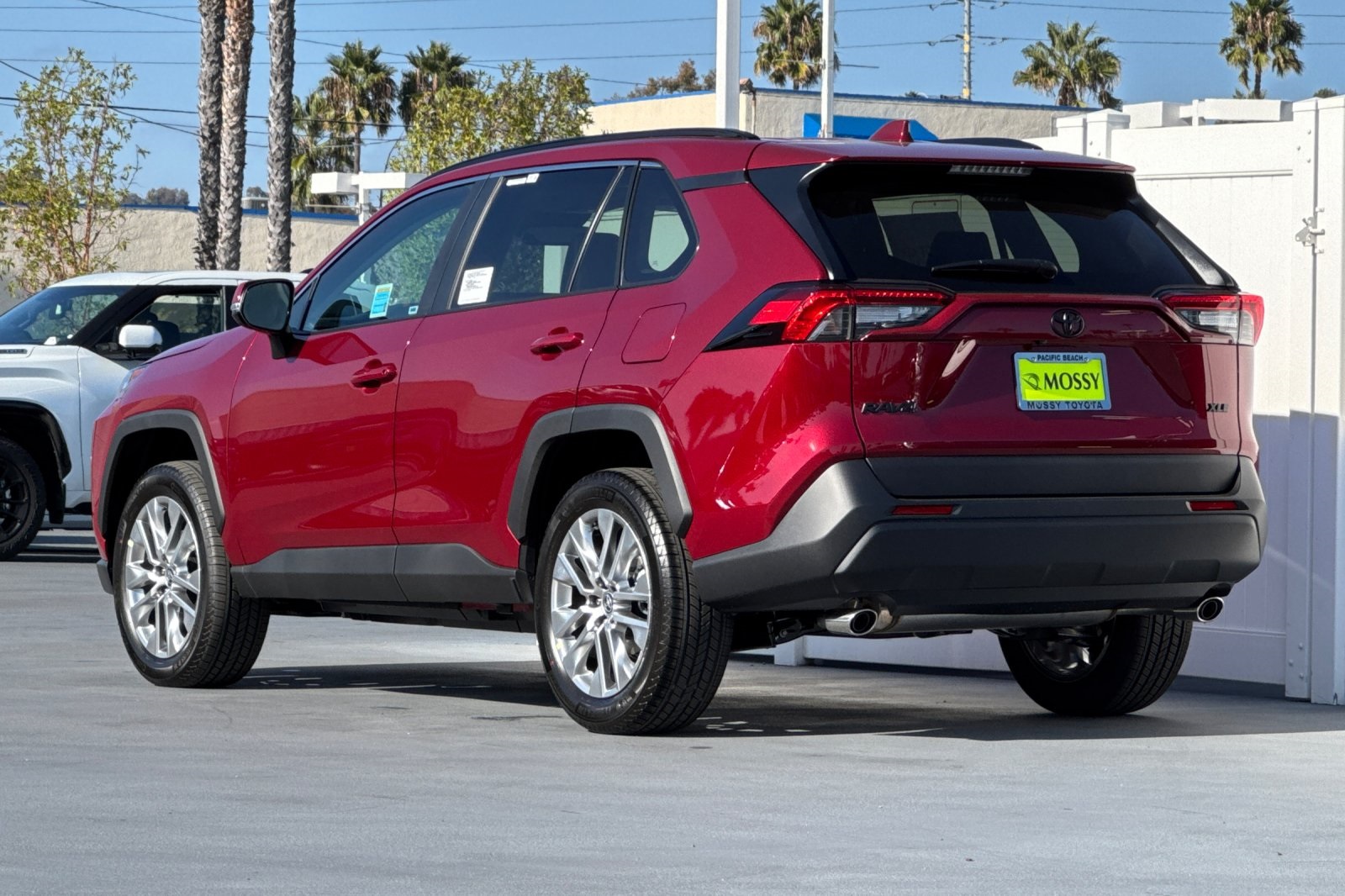 2025 Toyota RAV4 XLE Premium Image 6 of 27