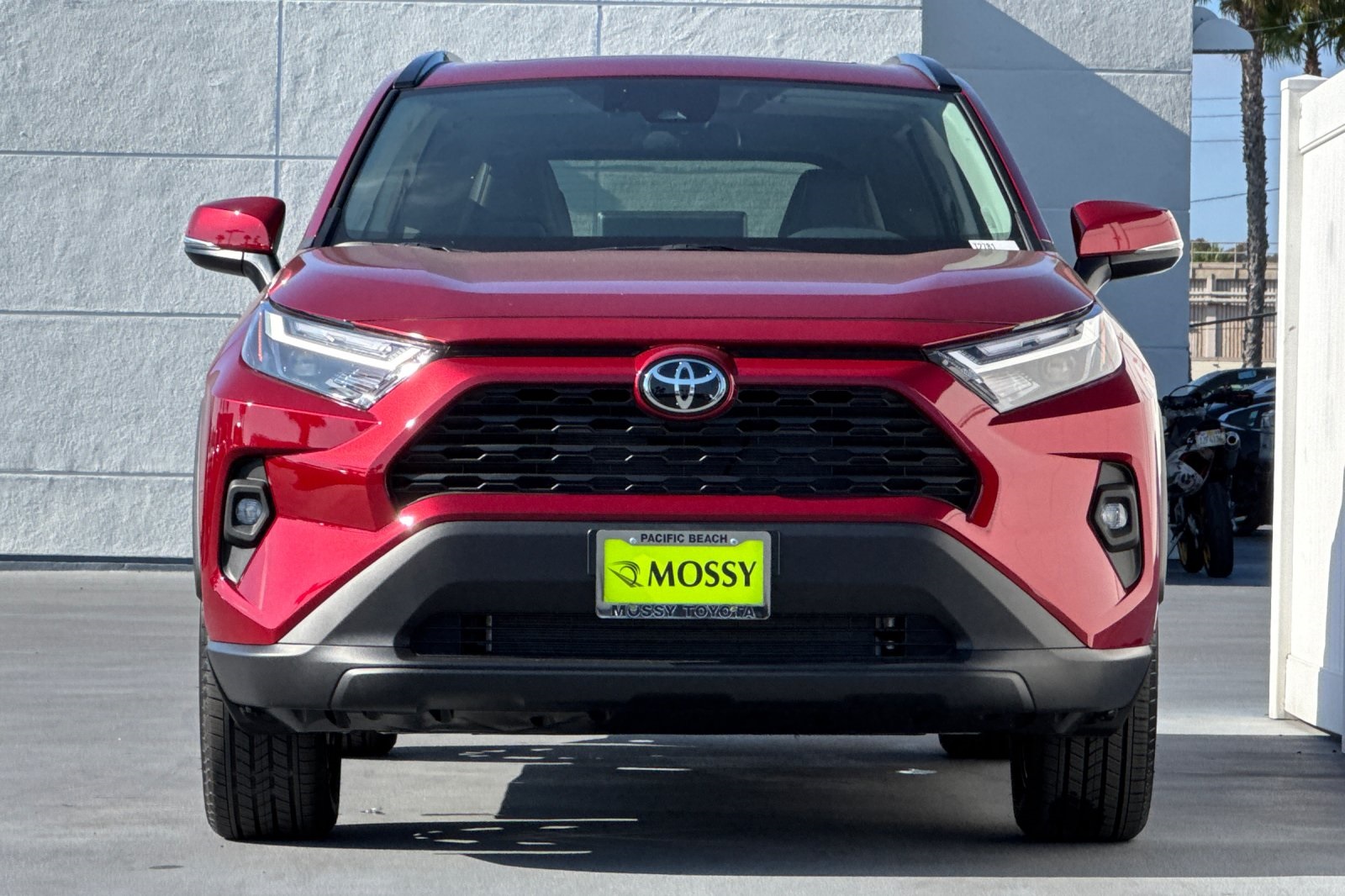2025 Toyota RAV4 XLE Premium Image 5 of 27