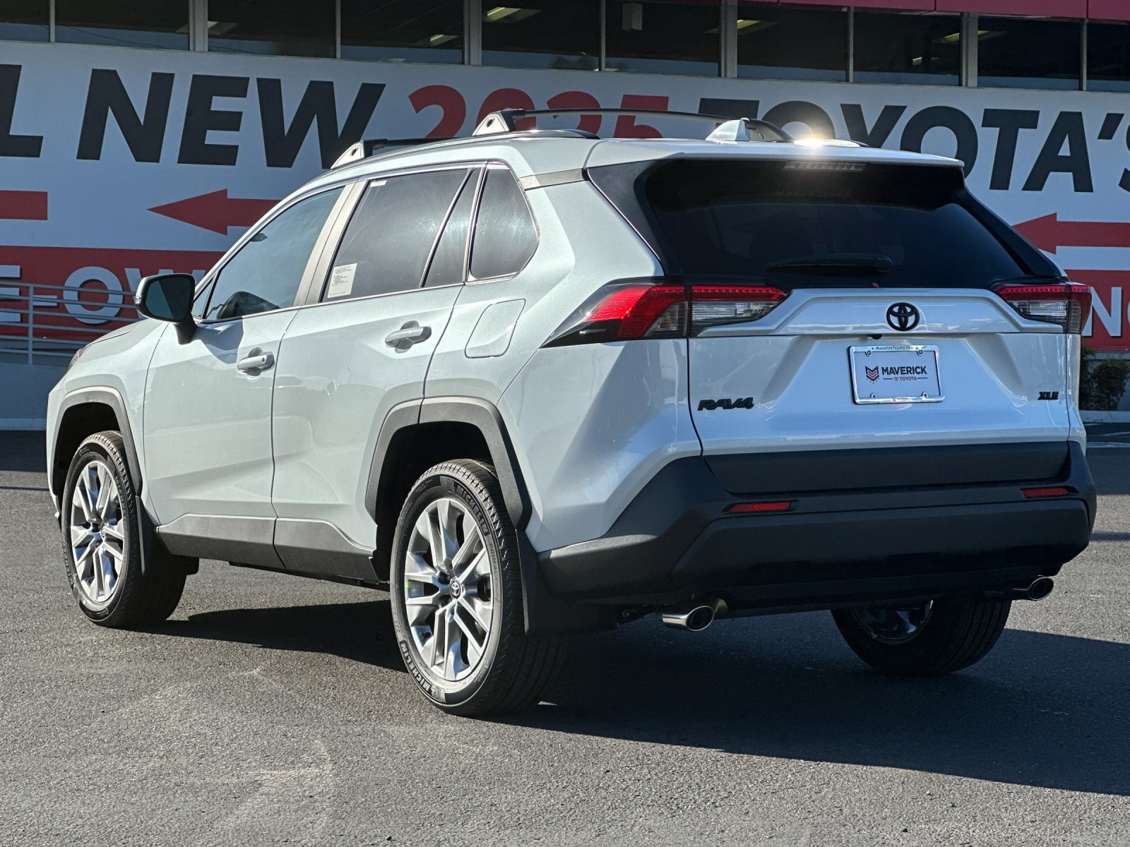 2025 Toyota RAV4 XLE Premium Image 7 of 34