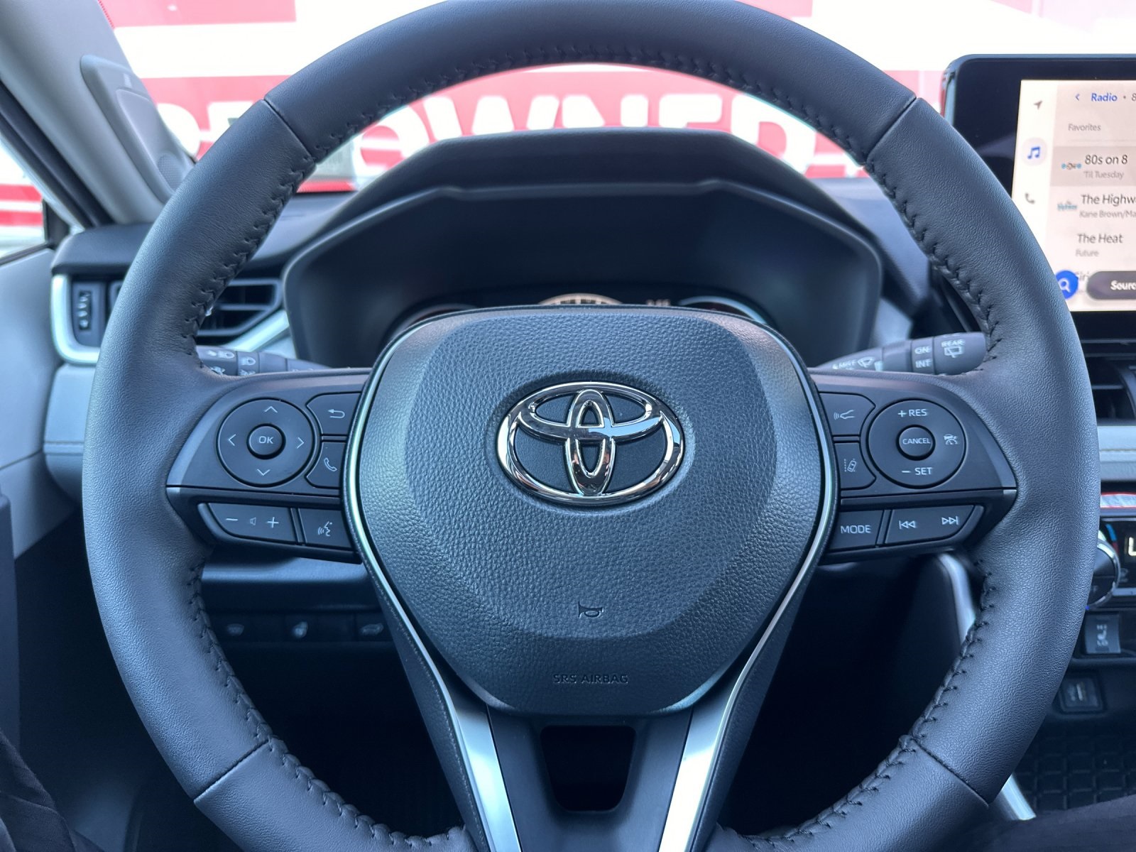 2025 Toyota RAV4 XLE Premium Image 15 of 34