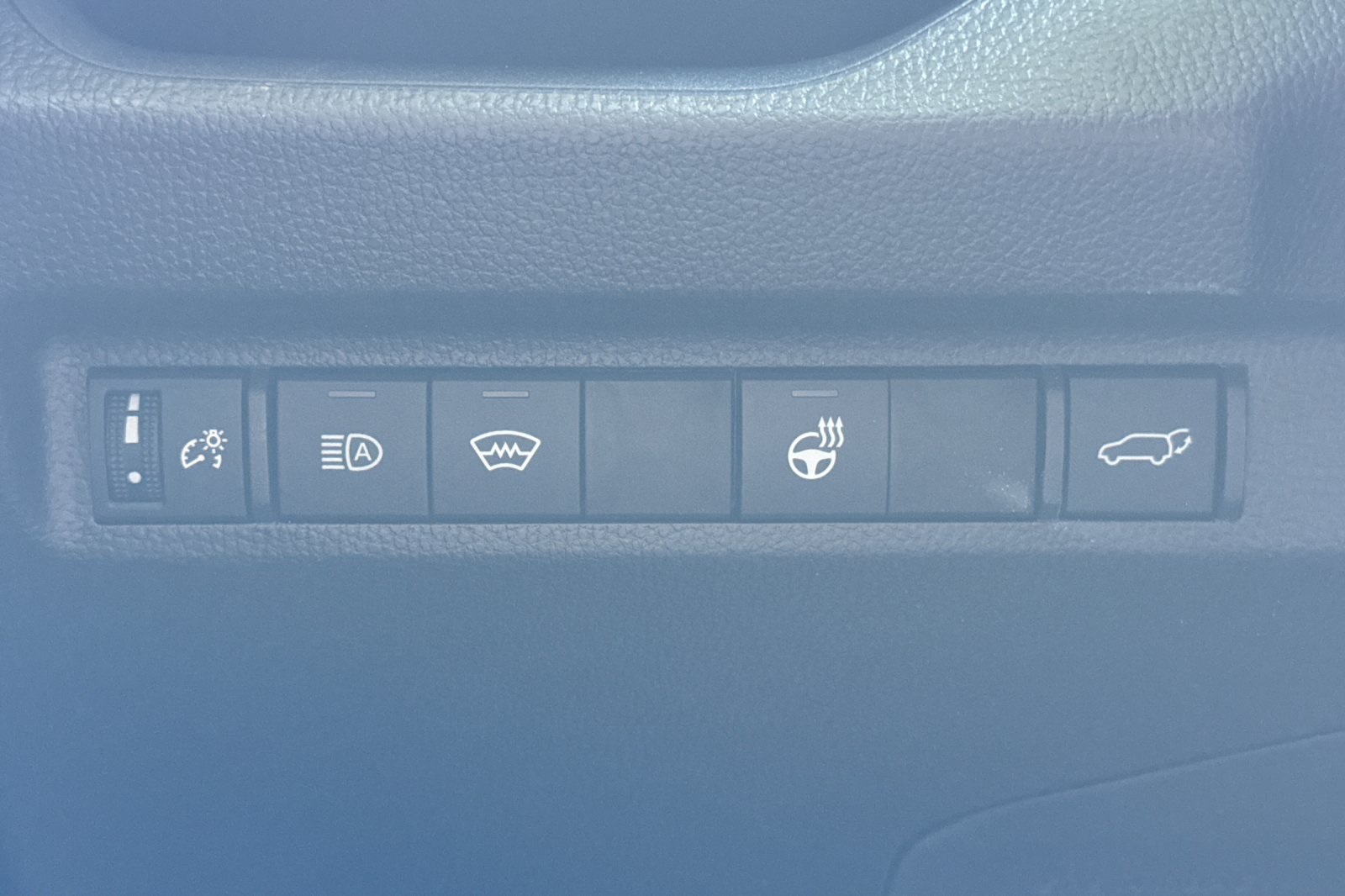 2025 Toyota RAV4 XLE Premium Image 25 of 28