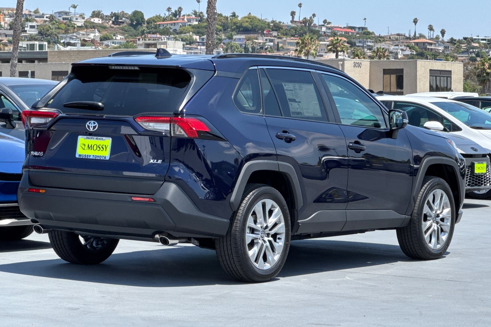 2025 Toyota RAV4 XLE Premium Image 6 of 28