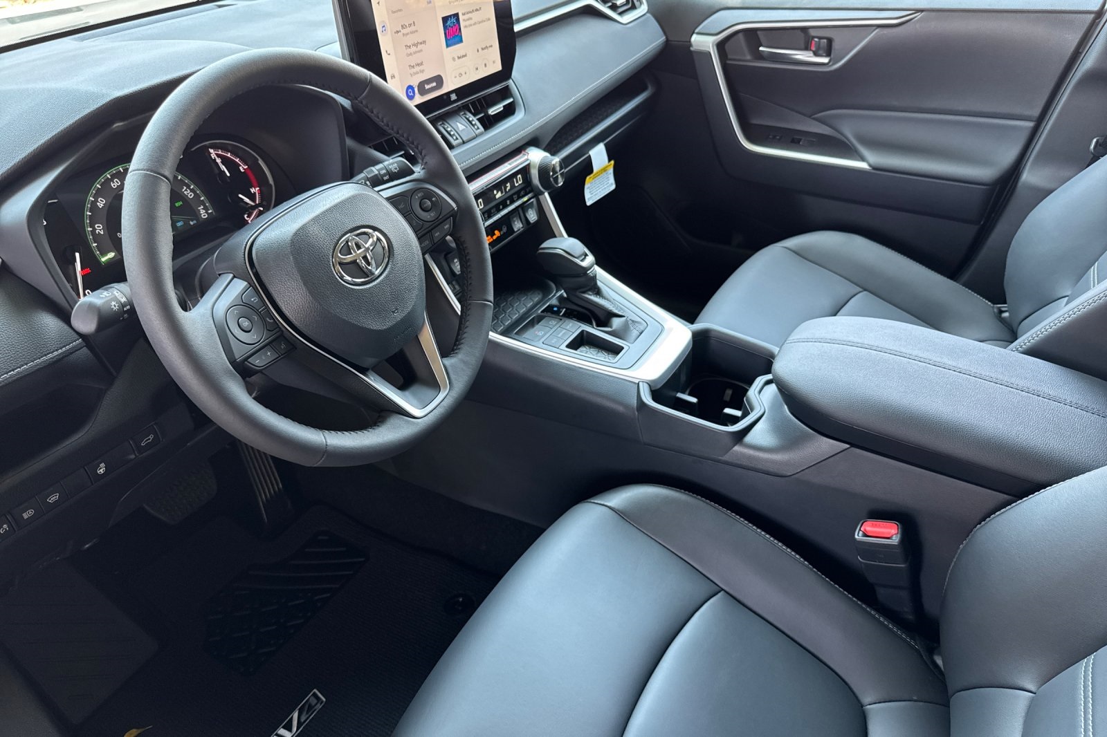 2025 Toyota RAV4 XLE Premium Image 28 of 28