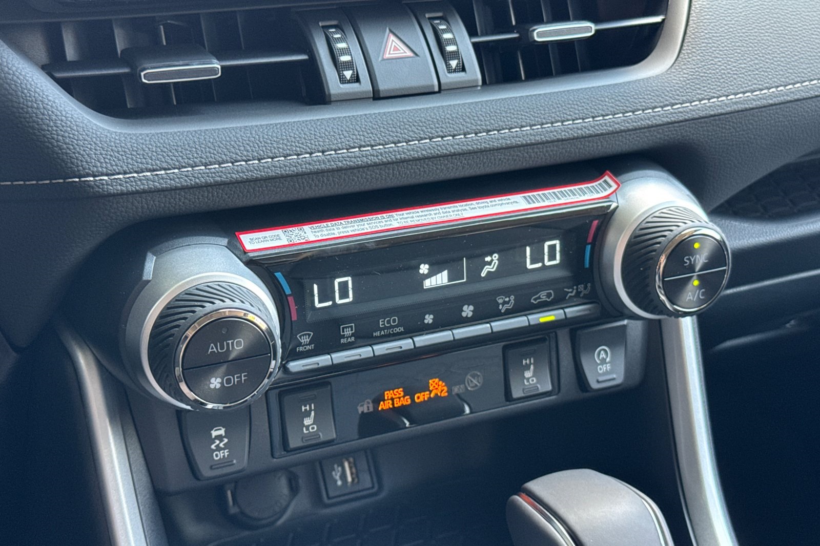 2025 Toyota RAV4 XLE Premium Image 26 of 28