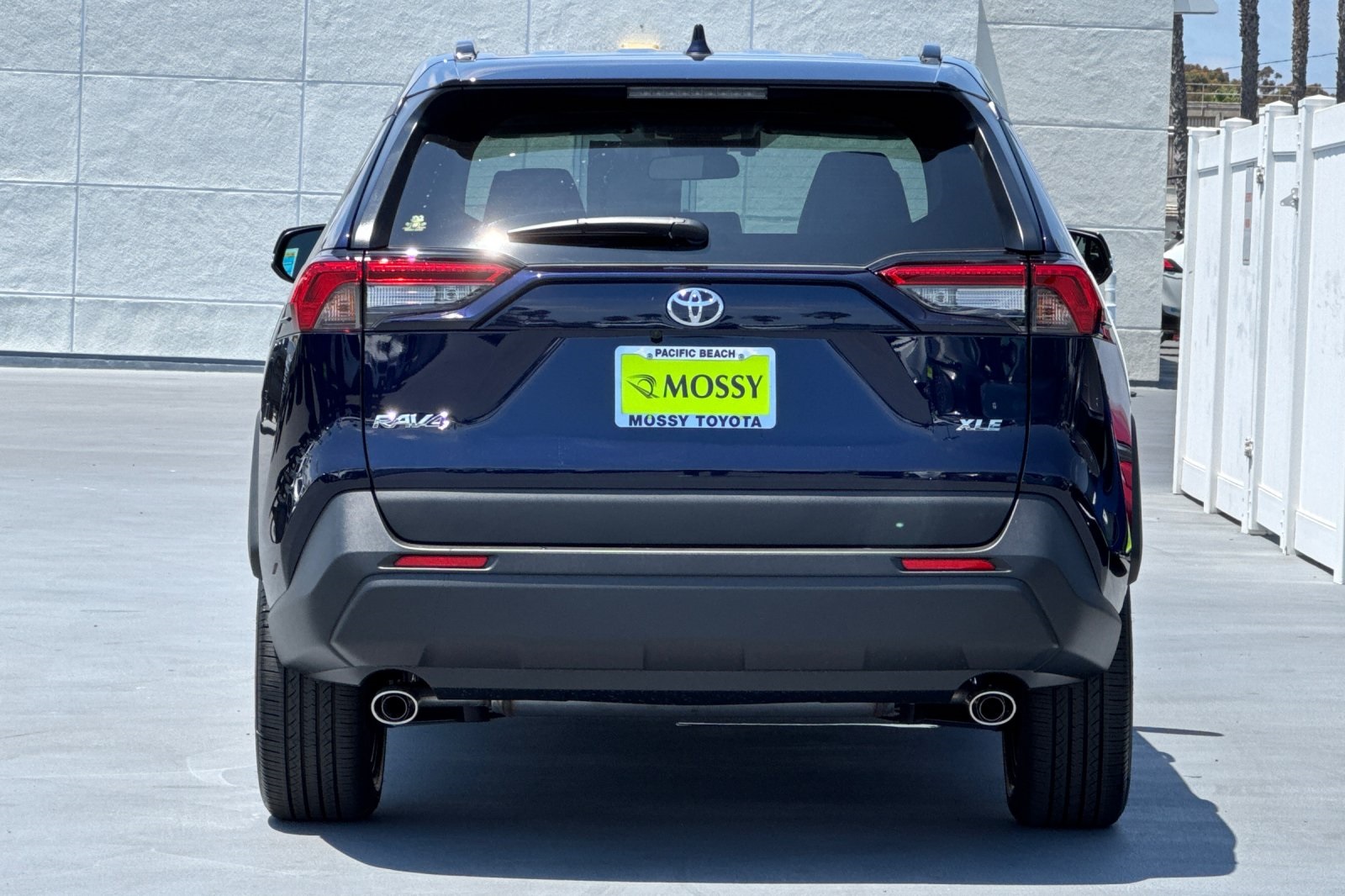 2025 Toyota RAV4 XLE Premium Image 7 of 28