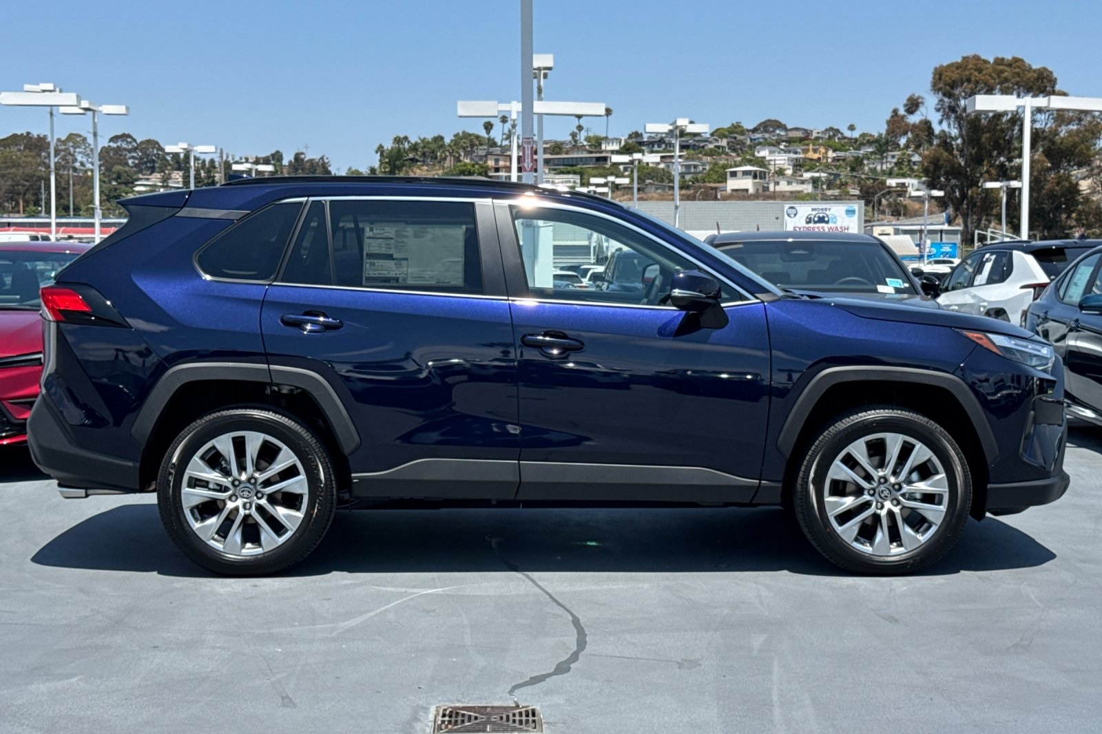 2025 Toyota RAV4 XLE Premium Image 4 of 28