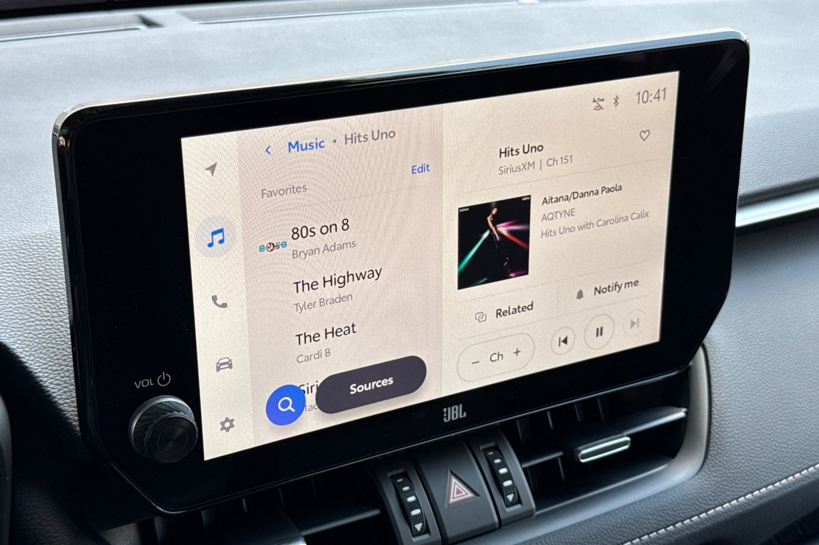 2025 Toyota RAV4 XLE Premium Image 18 of 28