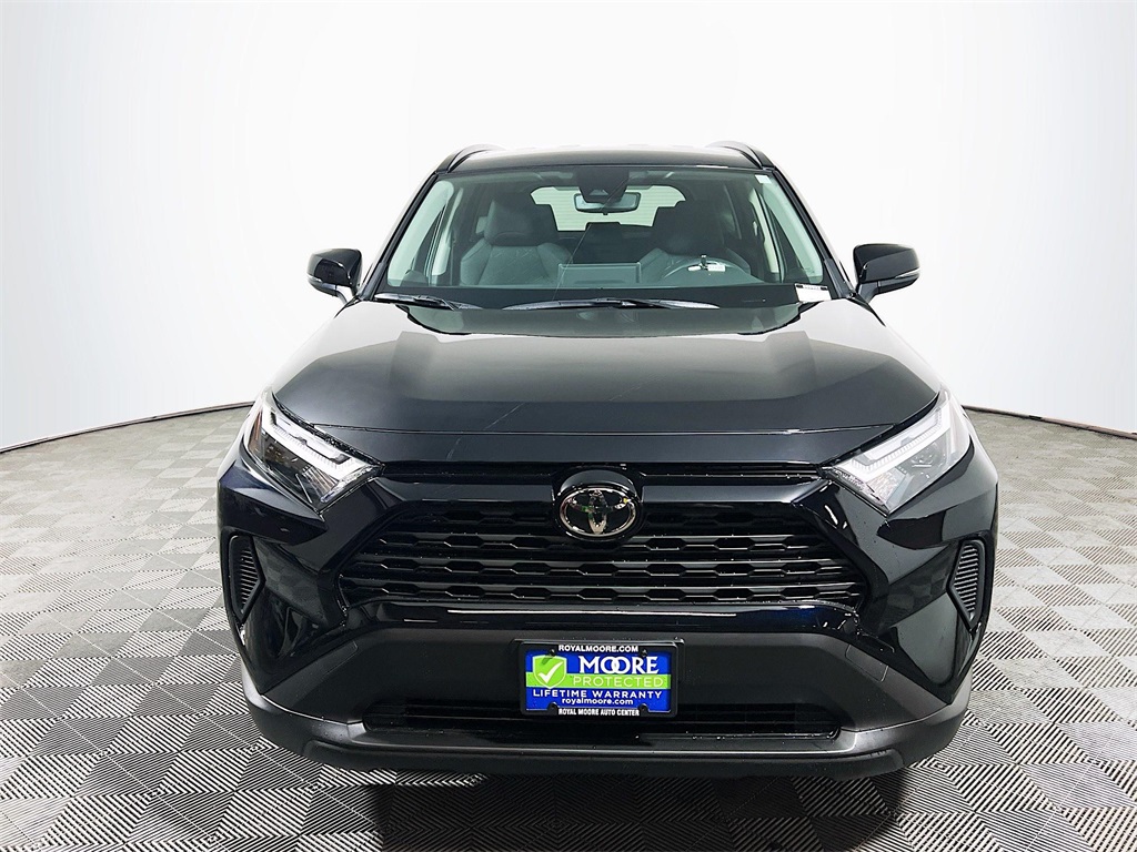 2025 Toyota RAV4 Hybrid XLE Image 2 of 31
