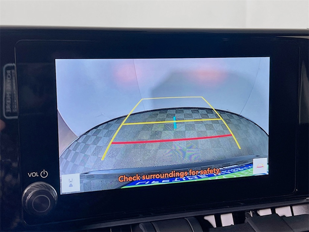 2025 Toyota RAV4 Hybrid XLE Image 18 of 31