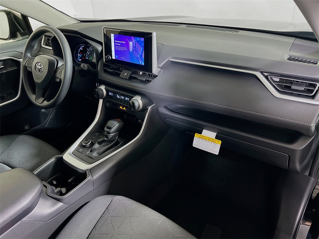 2025 Toyota RAV4 Hybrid XLE Image 13 of 31