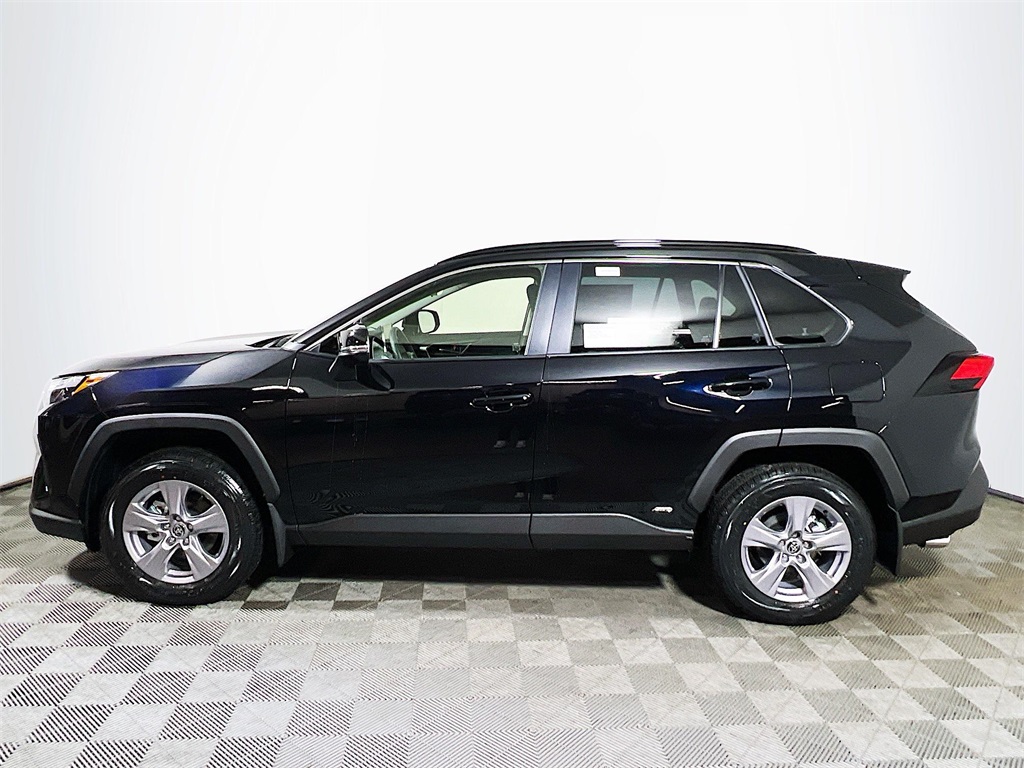 2025 Toyota RAV4 Hybrid XLE Image 8 of 31