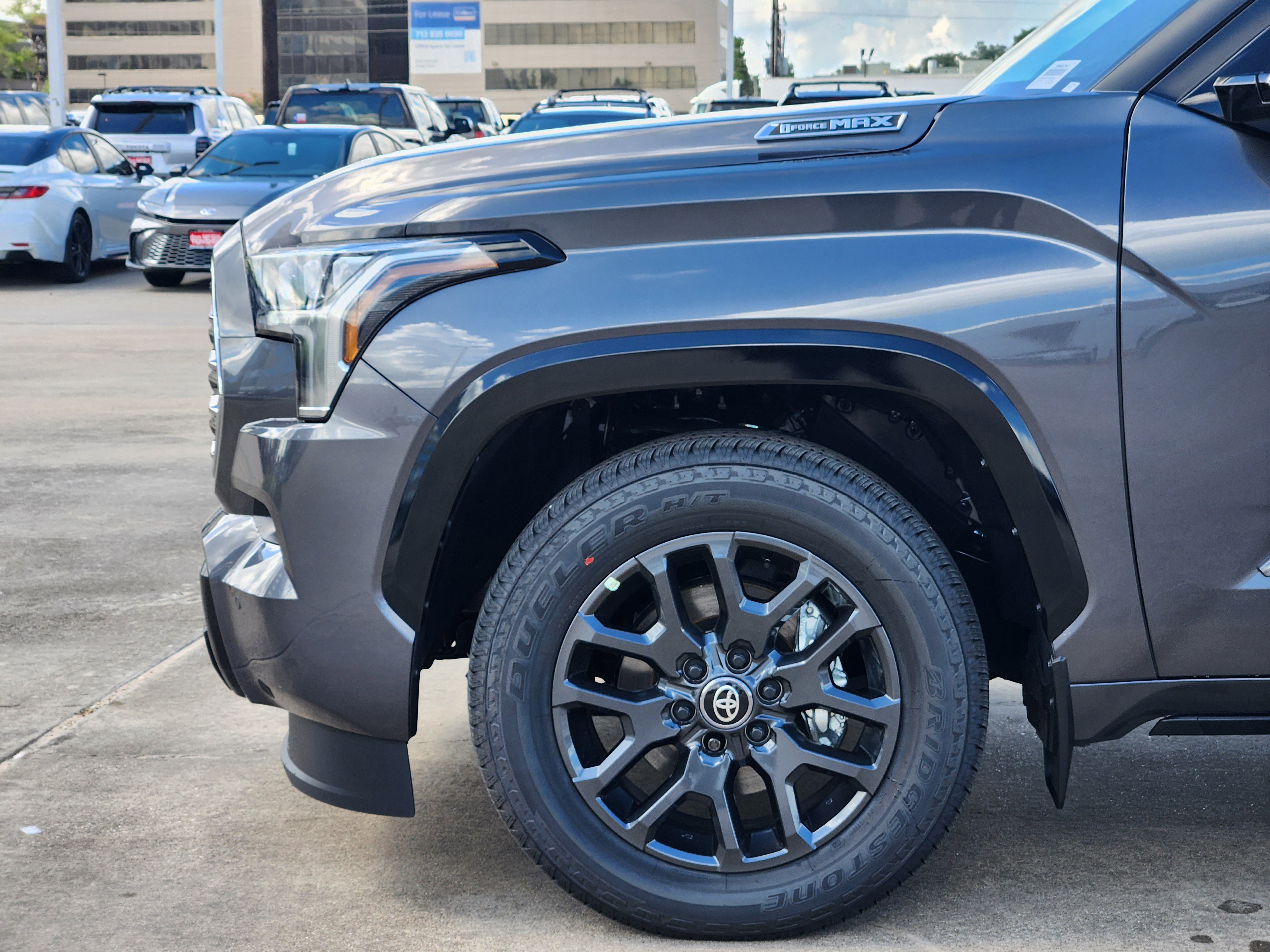 Vehicle image 7 of 24