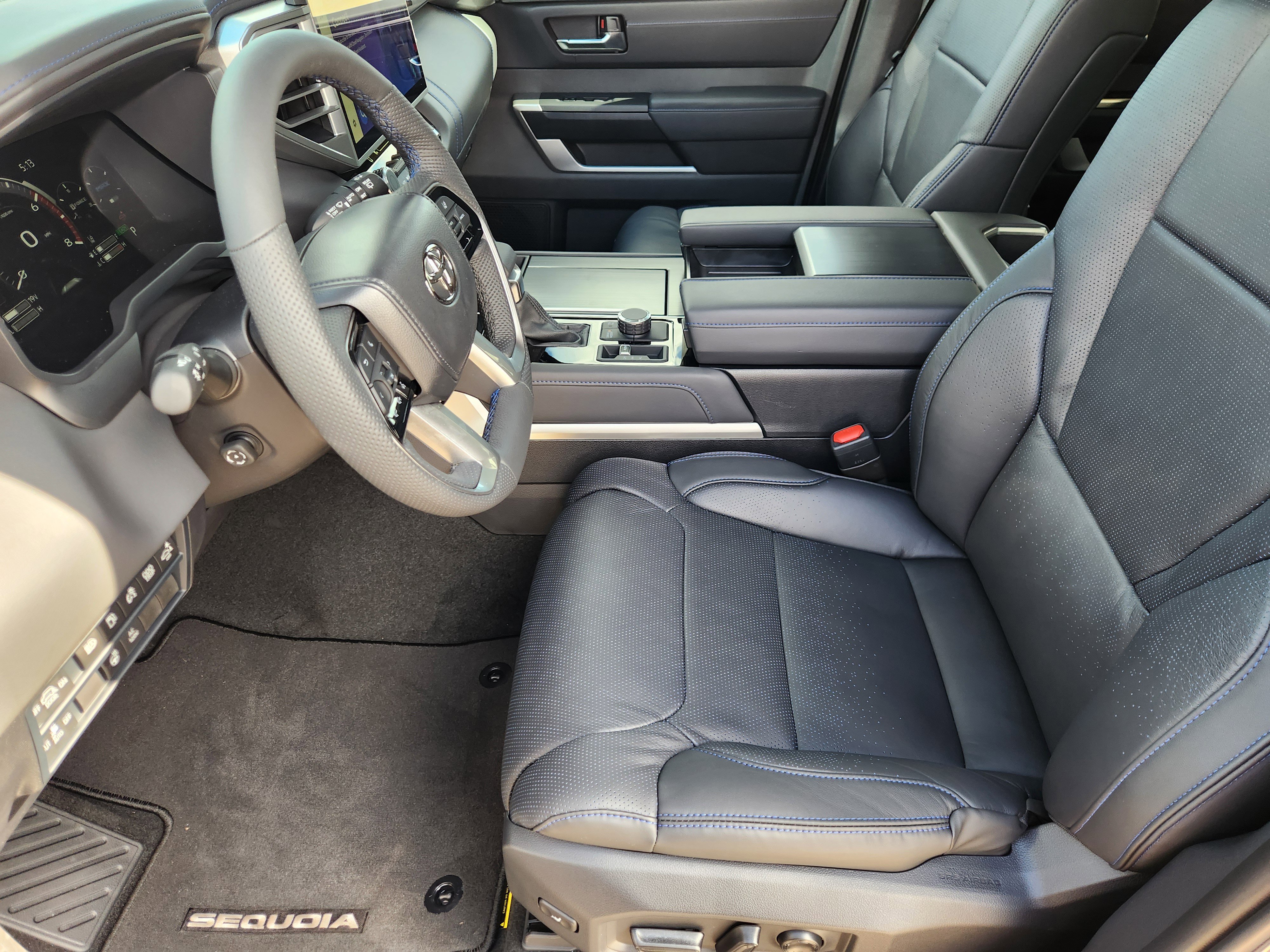 Vehicle image 10 of 24