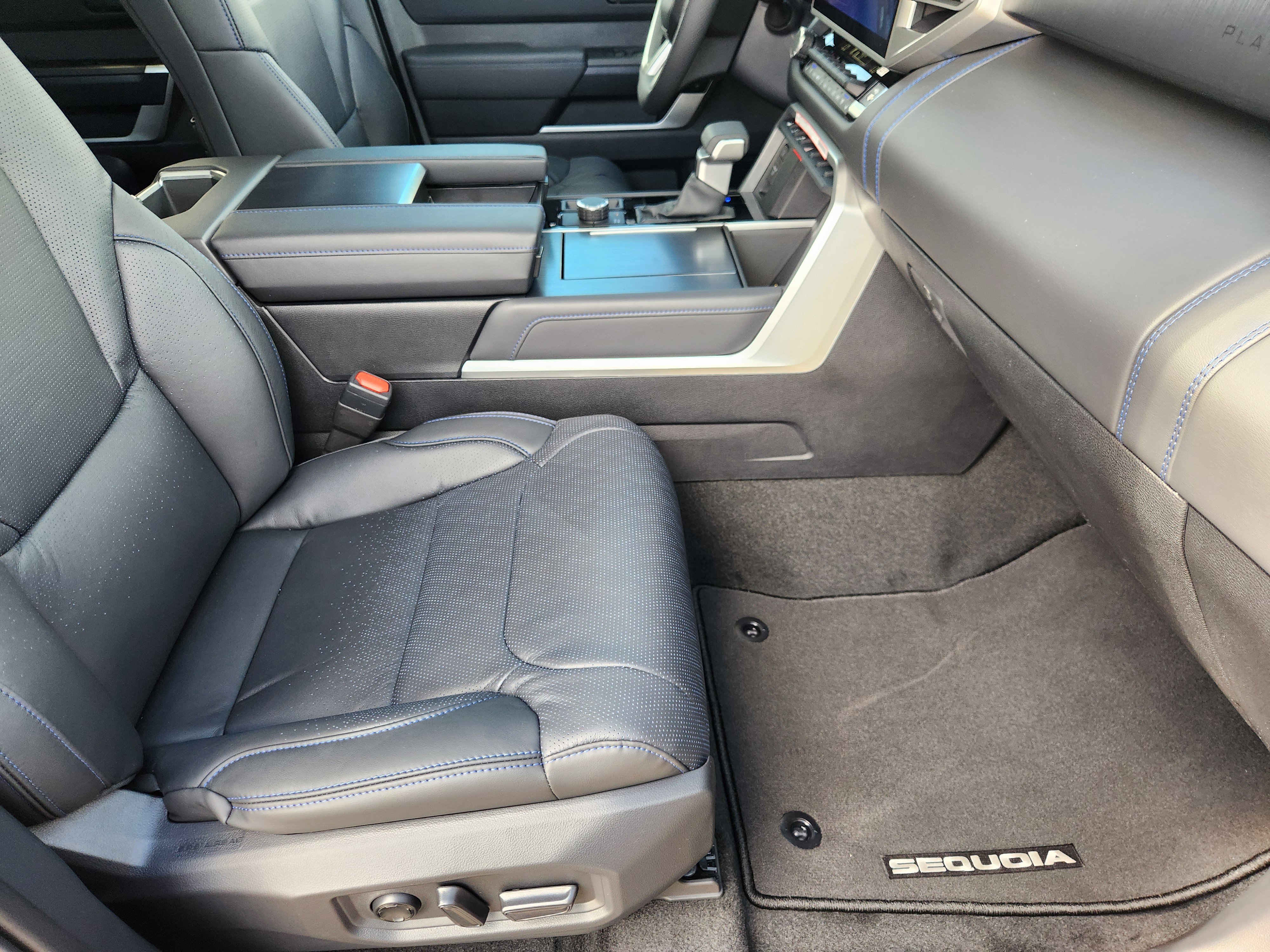 Vehicle image 12 of 24