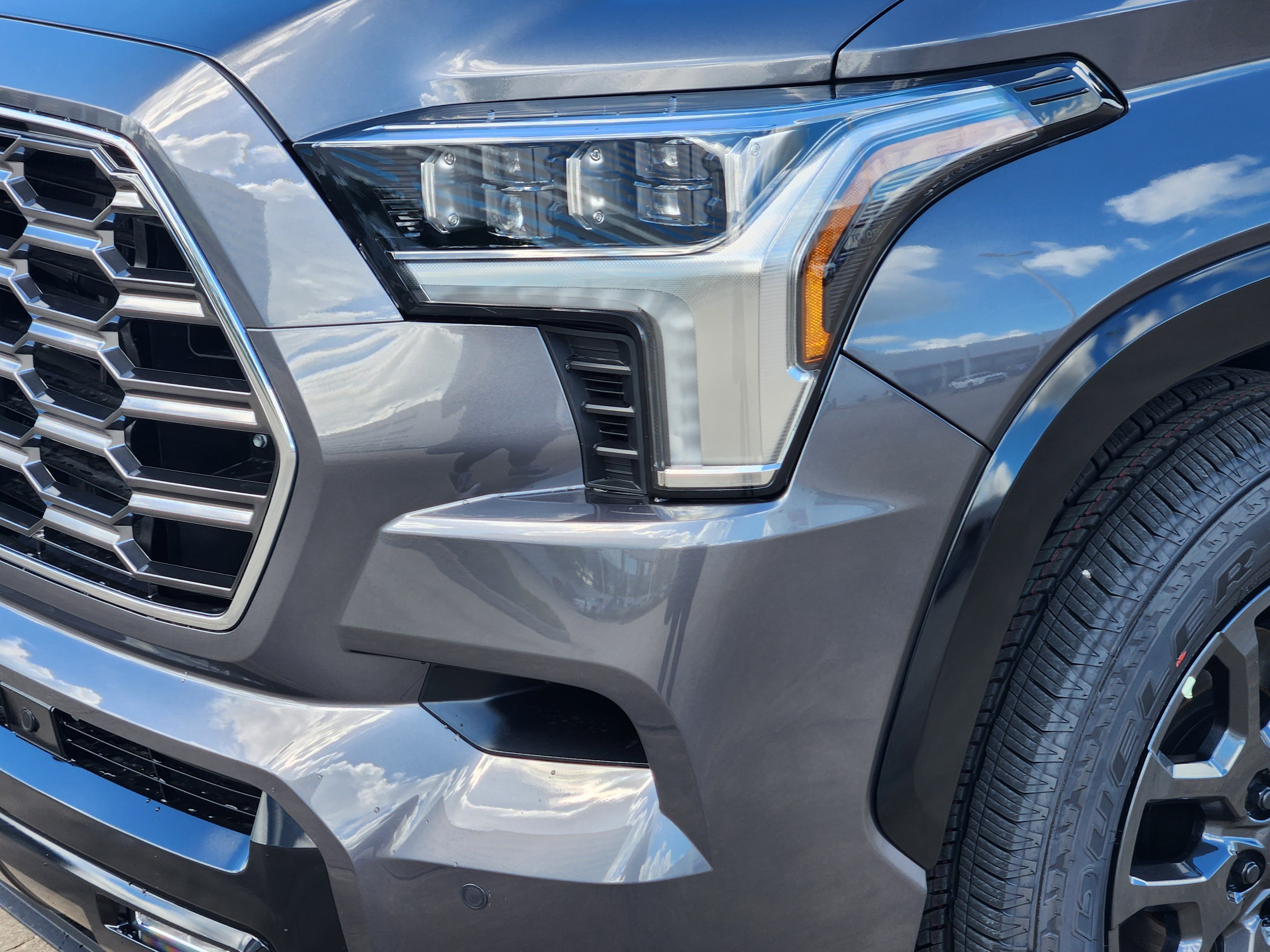 Vehicle image 23 of 24