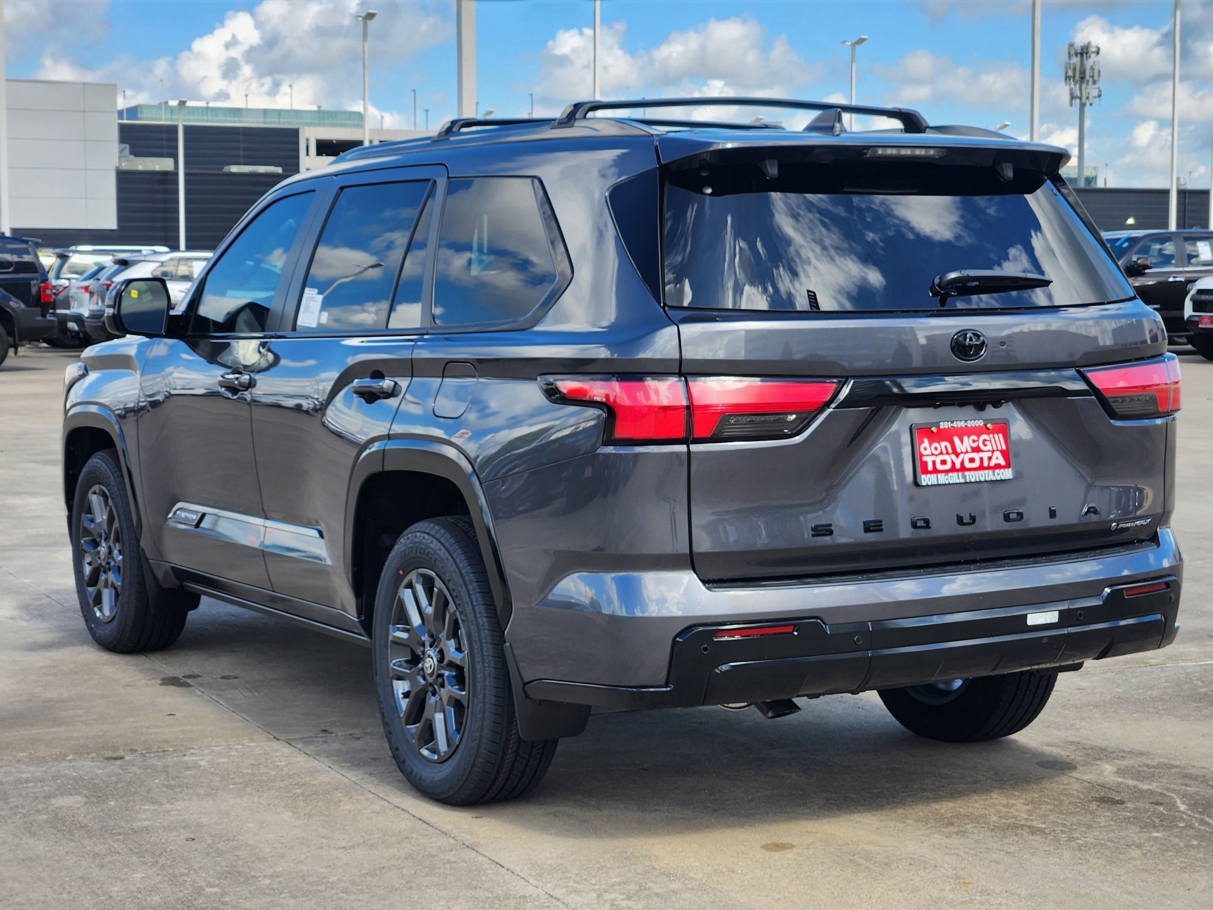 Vehicle image 4 of 24
