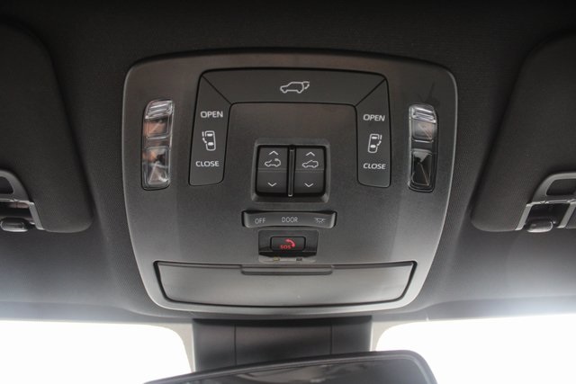 Vehicle image 18 of 18