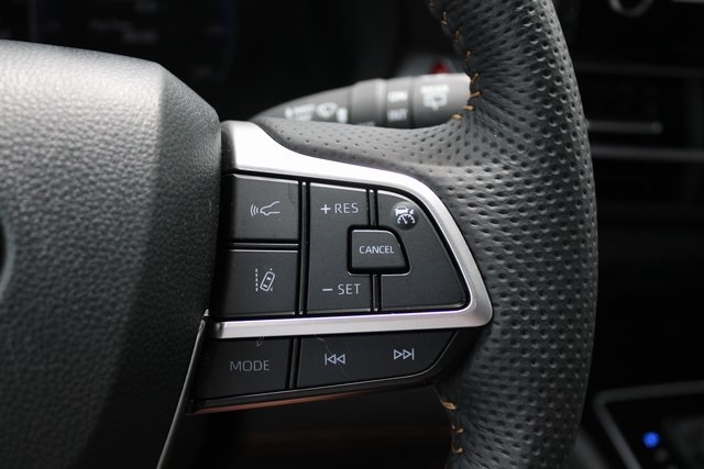 Vehicle image 15 of 18