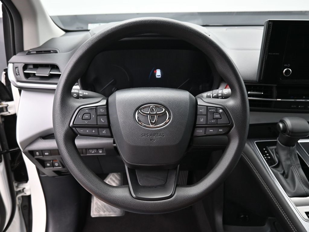 Vehicle image 15 of 33