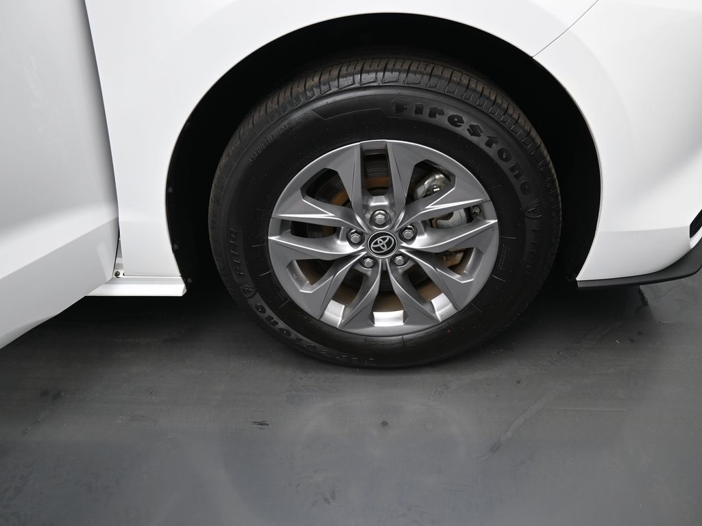 Vehicle image 33 of 33
