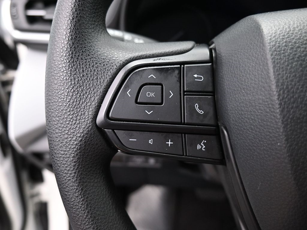 Vehicle image 16 of 33