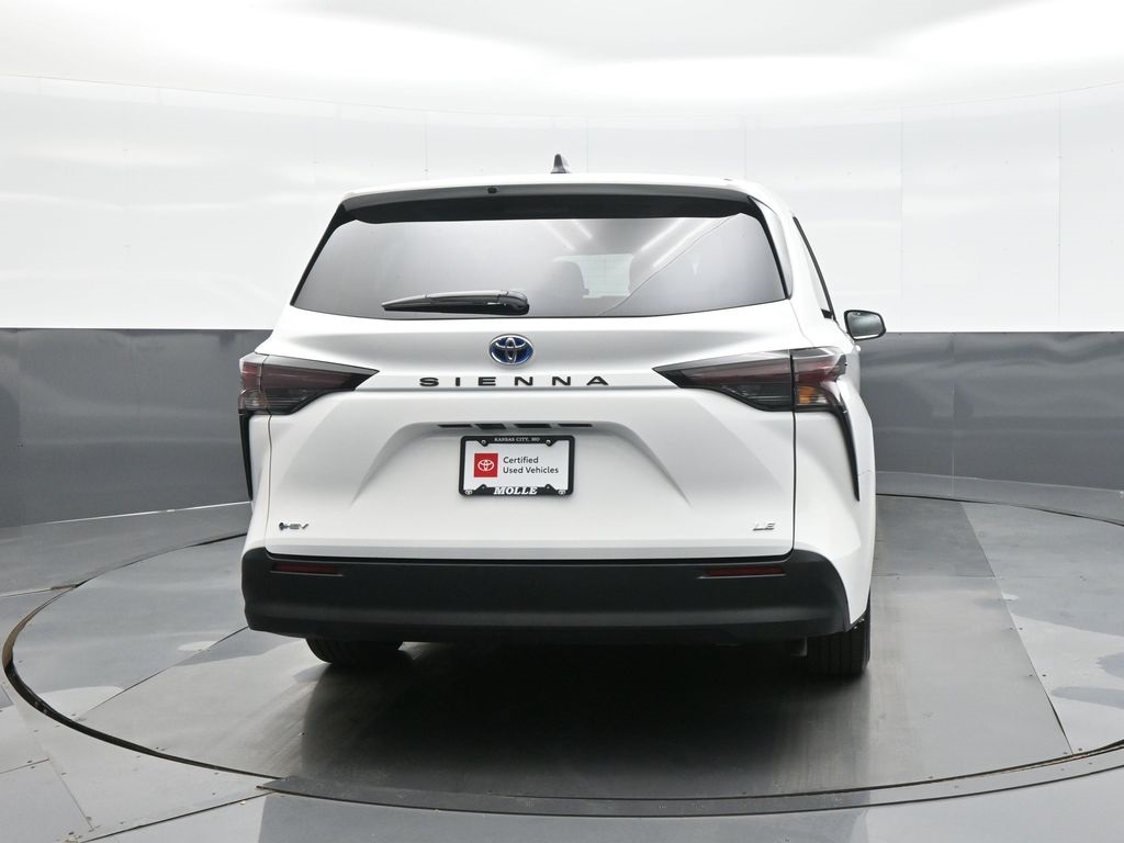 Vehicle image 6 of 33