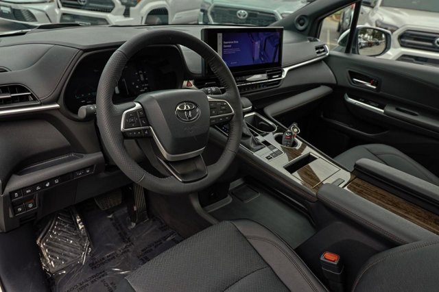 Vehicle image 24 of 60