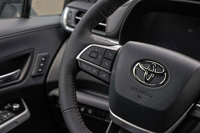 Vehicle image 42 of 60
