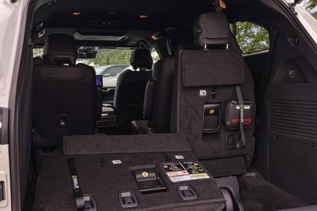 Vehicle image 54 of 60
