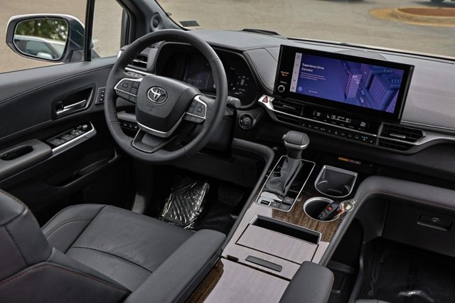 Vehicle image 40 of 60
