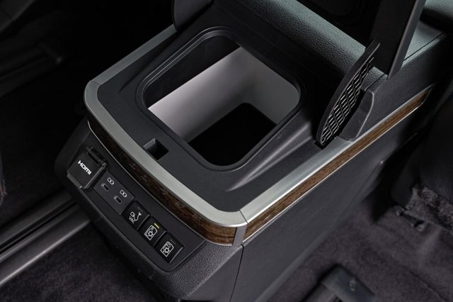 Vehicle image 37 of 60