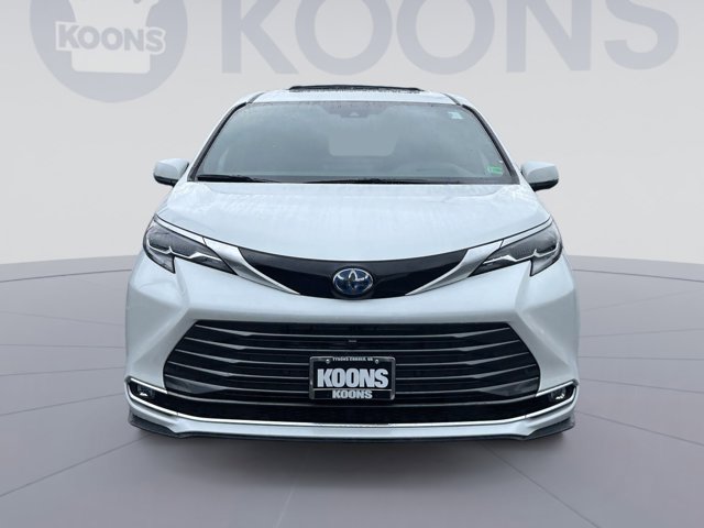 Vehicle image 4 of 60