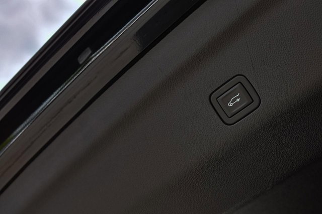 Vehicle image 23 of 60