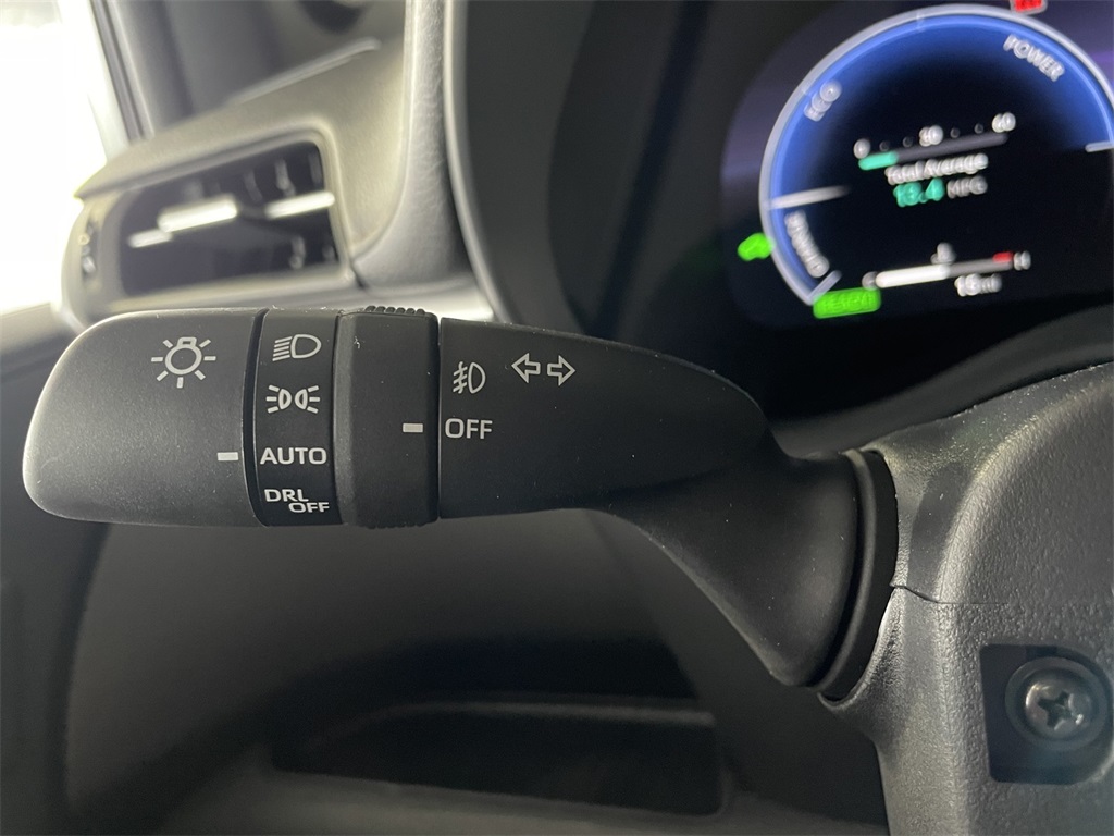 Vehicle image 21 of 39