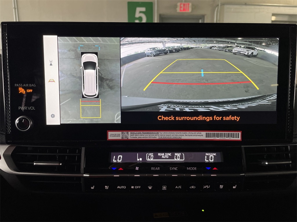Vehicle image 26 of 39