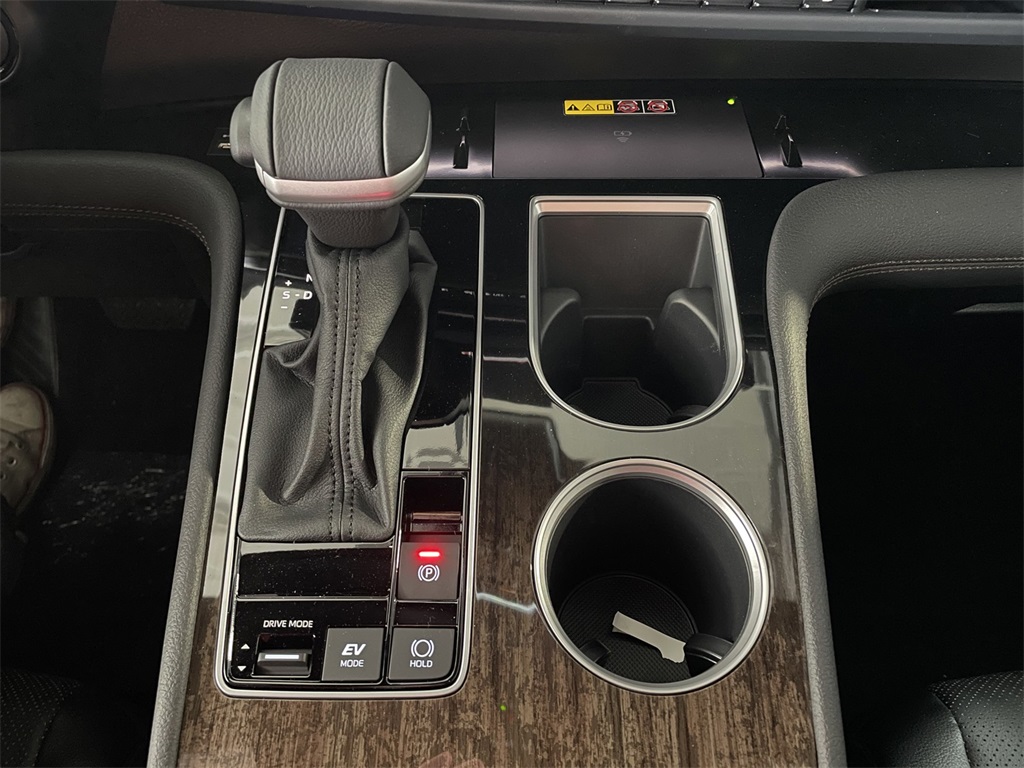Vehicle image 28 of 39