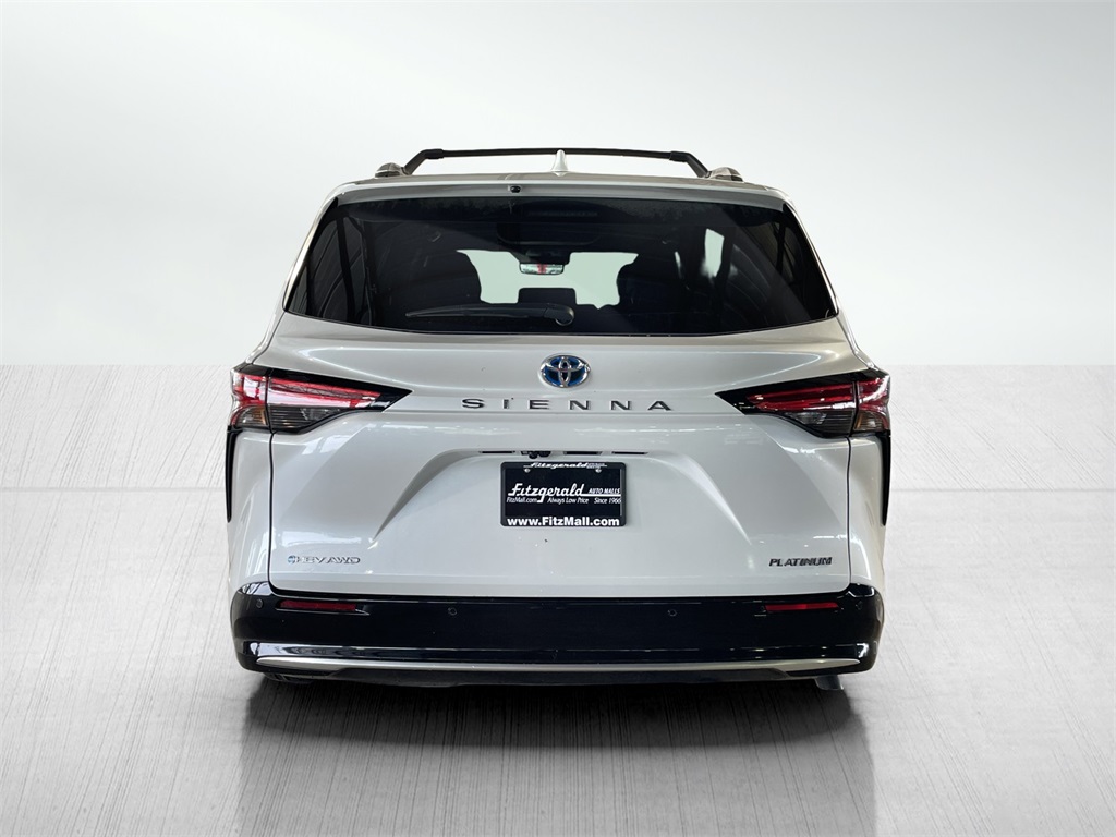 Vehicle image 7 of 39