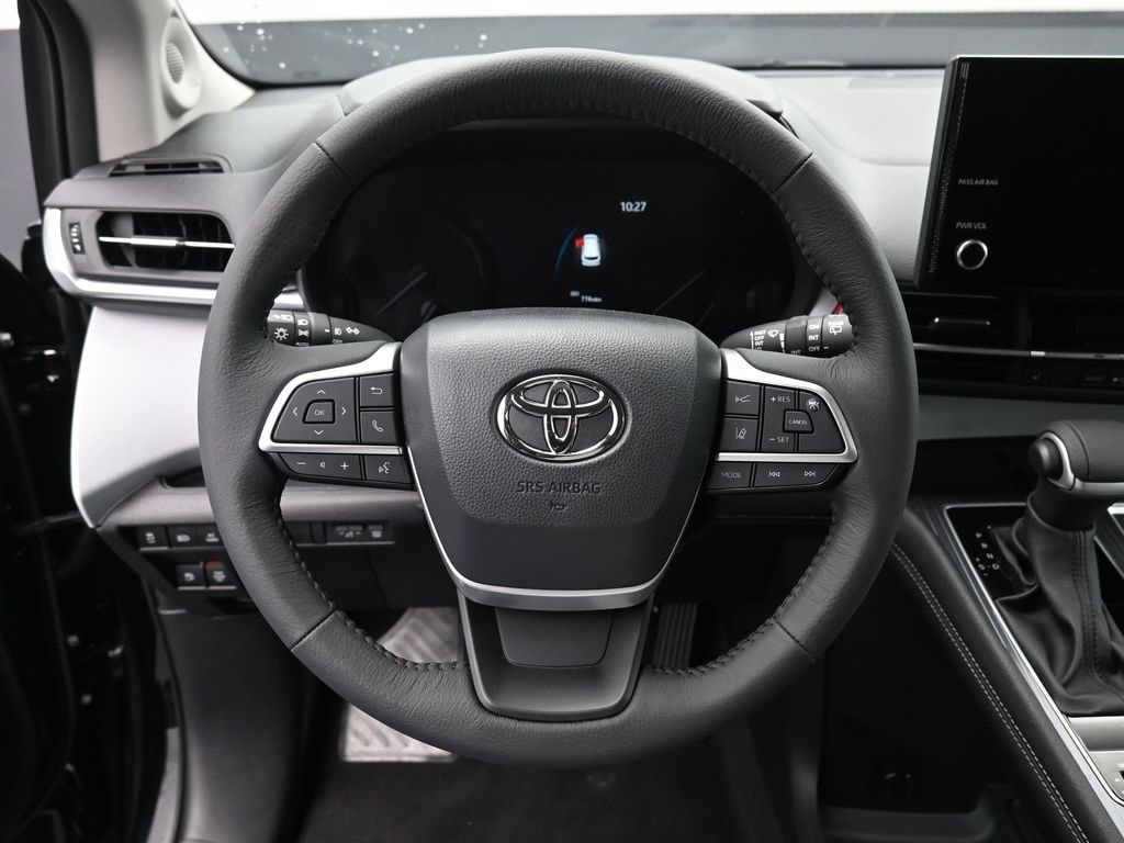Vehicle image 15 of 39