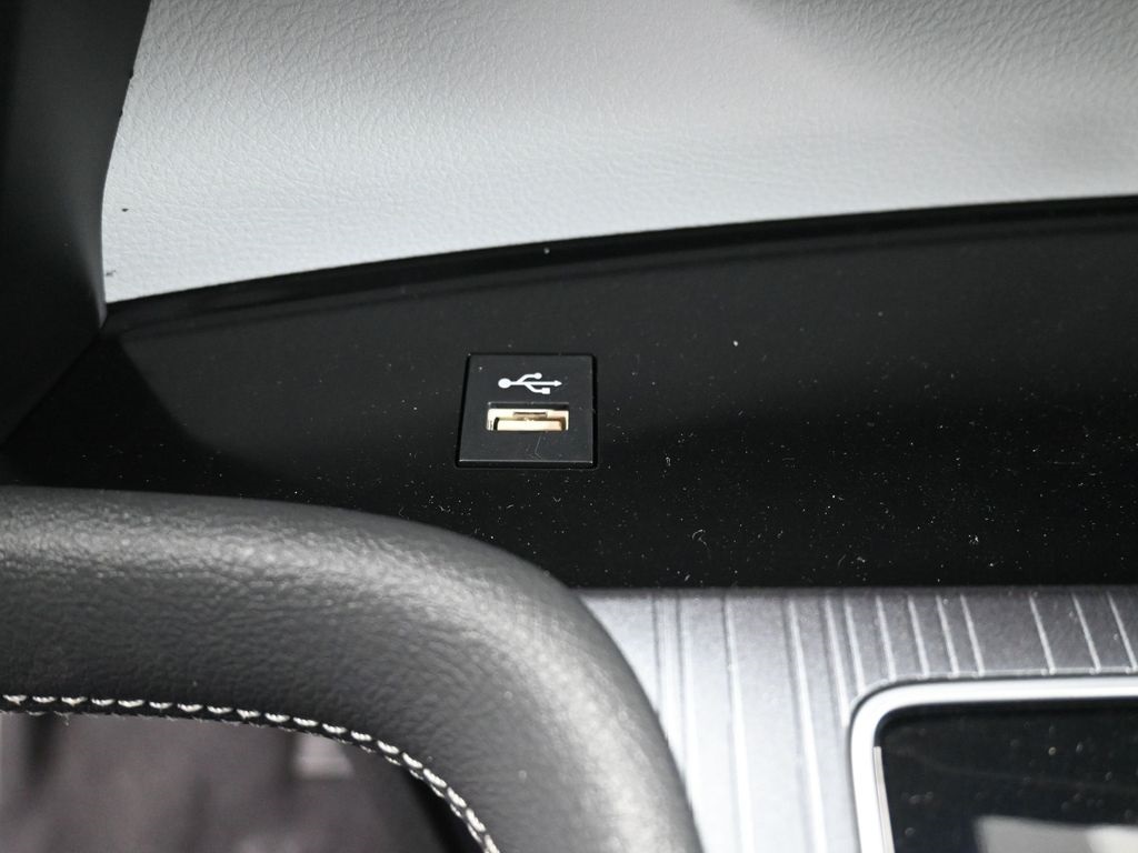 Vehicle image 23 of 39