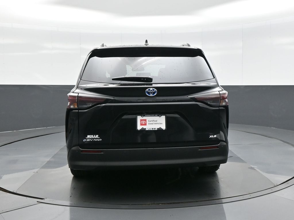 Vehicle image 6 of 39