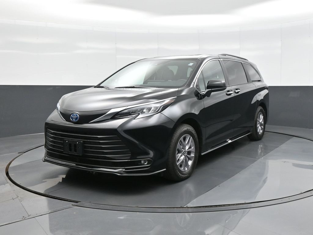 Vehicle image 1 of 39