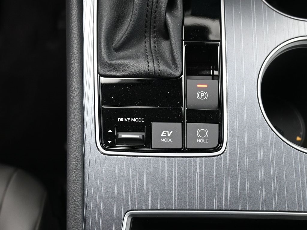 Vehicle image 25 of 39