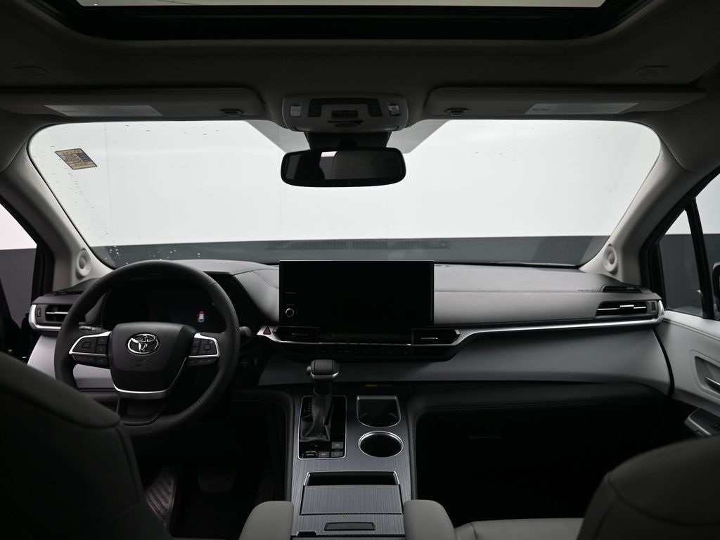 Vehicle image 27 of 39
