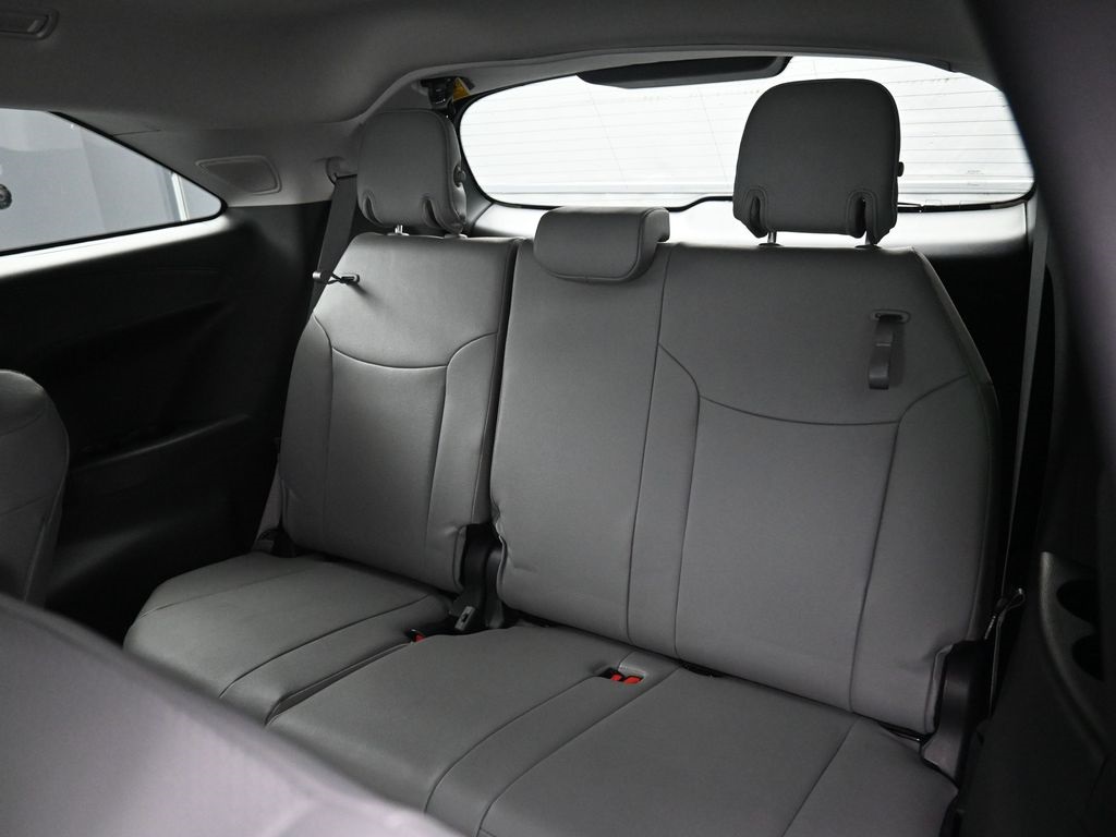 Vehicle image 29 of 39