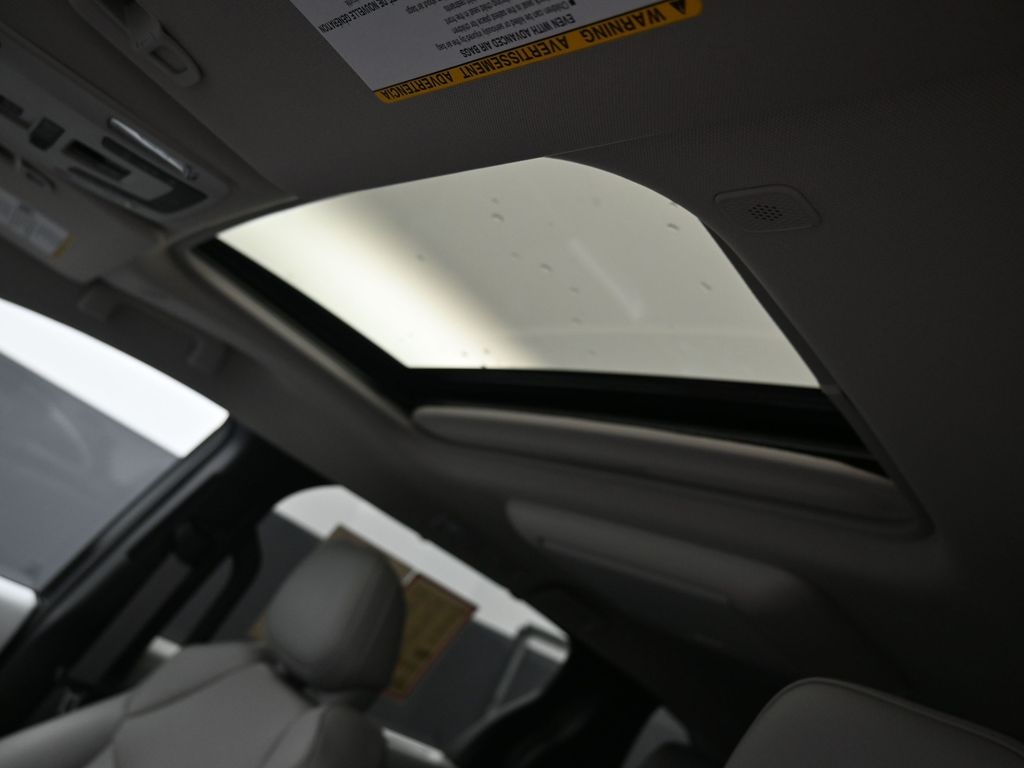 Vehicle image 26 of 39