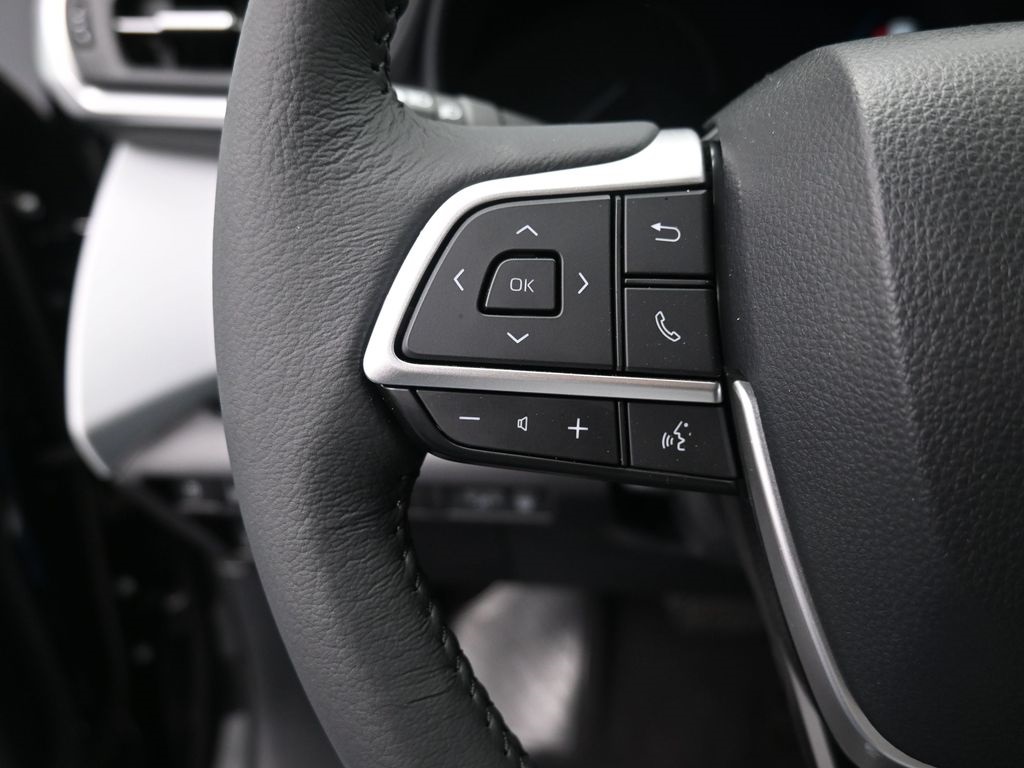 Vehicle image 16 of 39