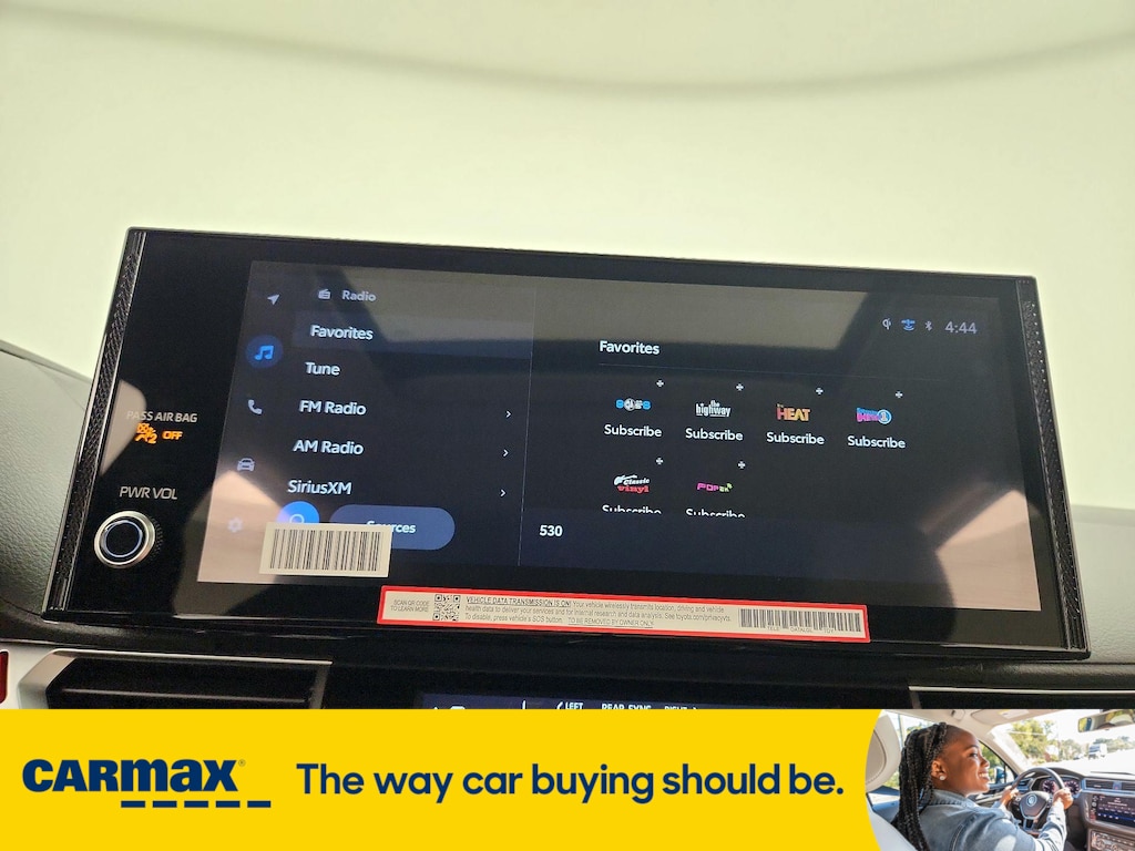 Vehicle image 21 of 31