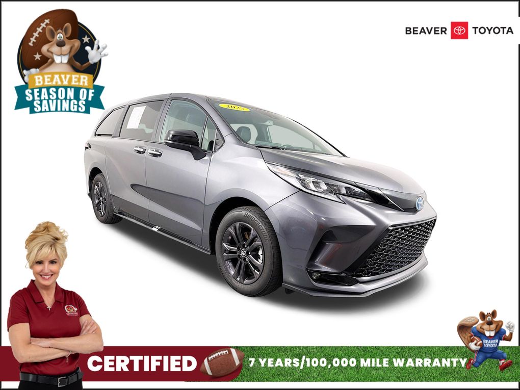 2025 Toyota Sienna XSE Image 3 of 39